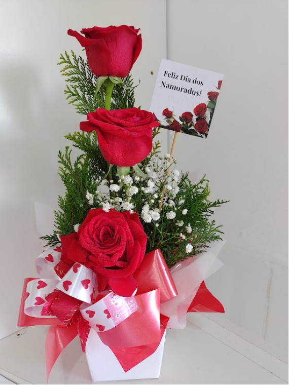  Box com  3 Rosas