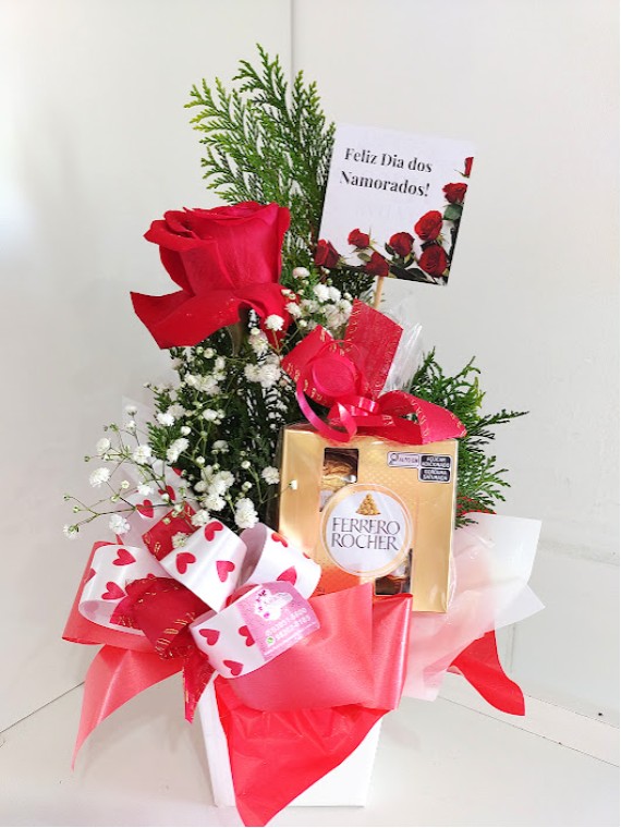 Box com 1 rosa e Ferrero Rocher