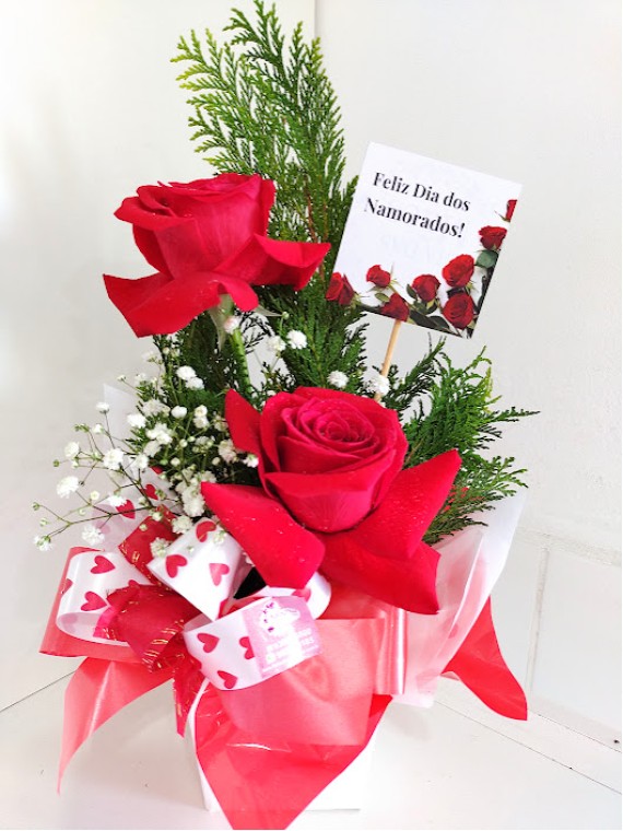  Box  com 2 rosas