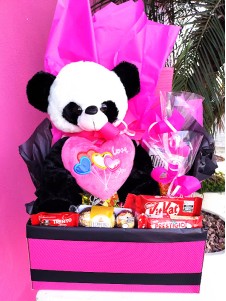  Box com Urso Panda e Chocolates