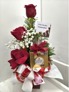 Box com rosas e Ferrero Rocher